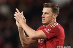 34岁锋霸依旧神勇！梅开二度迎来开门红，成为两支英超球队射手王